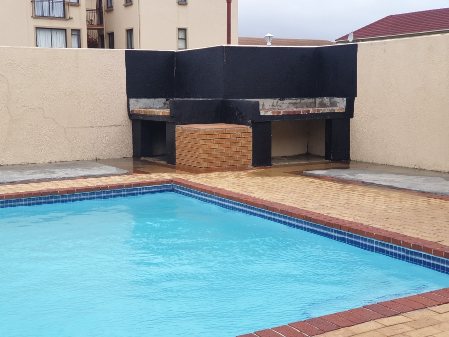 2 Bedroom Property for Sale in Guldenland Western Cape